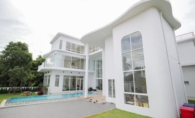 sell! Big 3-story mansion!! New, never lived in!!  Saraphi District, Chiang Mai Province (no flooding)