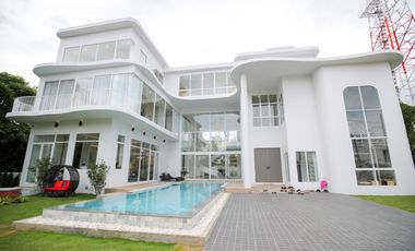 sell! Big 3-story mansion!! New, never lived in!!  Saraphi District, Chiang Mai Province (no flooding)