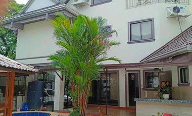 5bedrooms house near ateneo katipunan ave., Q.C.