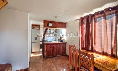 Leon Propiedades vende casa en Villa Valle de los sueños, Curacaví.