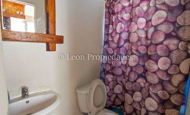 Leon Propiedades vende casa en Villa Valle de los sueños, Curacaví.