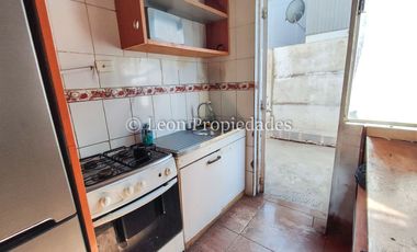 Leon Propiedades vende casa en Villa Valle de los sueños, Curacaví.