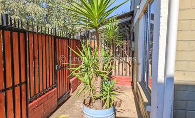 Leon Propiedades vende casa en Villa Valle de los sueños, Curacaví.