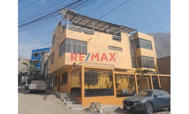 Gran Oportunidad: Casa En Ate Con Cochera Y Amplia Terraza