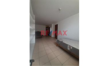 Gran Oportunidad: Casa En Ate Con Cochera Y Amplia Terraza