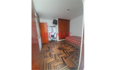Gran Oportunidad: Casa En Ate Con Cochera Y Amplia Terraza