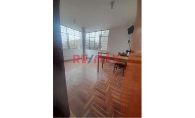 Gran Oportunidad: Casa En Ate Con Cochera Y Amplia Terraza
