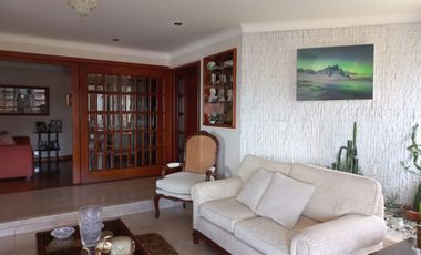 SE VENDE HERMOSO APARTAMENTO UBICADO EN CABECERA