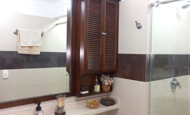 SE VENDE HERMOSO APARTAMENTO UBICADO EN CABECERA