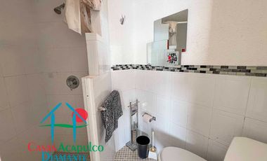 Loft en edificio de playa en la zona dorada de Acapulco. Con terraza y vista al mar