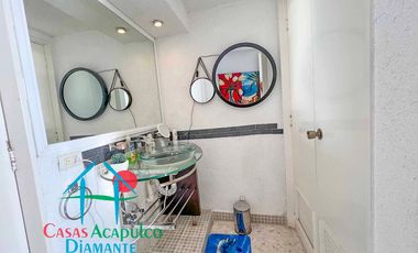 Loft en edificio de playa en la zona dorada de Acapulco. Con terraza y vista al mar