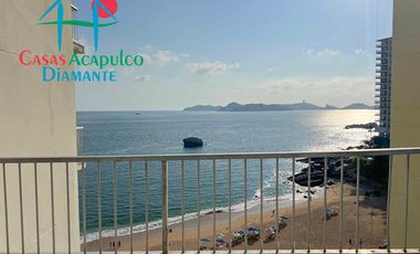 Loft en edificio de playa en la zona dorada de Acapulco. Con terraza y vista al mar