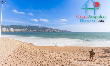 Loft en edificio de playa en la zona dorada de Acapulco. Con terraza y vista al mar
