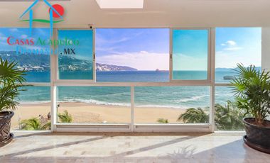 Loft en edificio de playa en la zona dorada de Acapulco. Con terraza y vista al mar