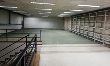 Arriendo Local Comercial Esquina Chacabuco
