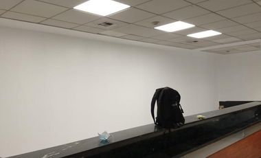 Arriendo Local Comercial Esquina Chacabuco