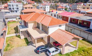 En venta casa en Azogues, en Charasol