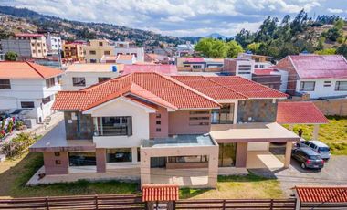 En venta casa en Azogues, en Charasol