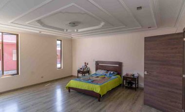 En venta casa en Azogues, en Charasol