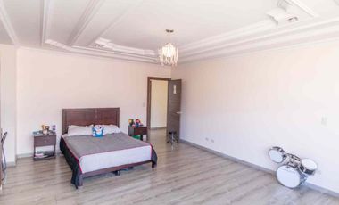 En venta casa en Azogues, en Charasol