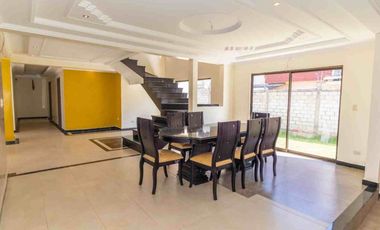 En venta casa en Azogues, en Charasol