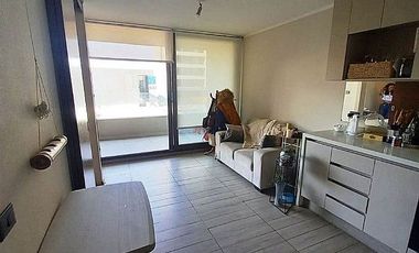 Macul, Metro Agricola, Parque Mackenna. Se vende amplio departamento.