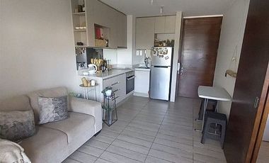 Macul, Metro Agricola, Parque Mackenna. Se vende amplio departamento.