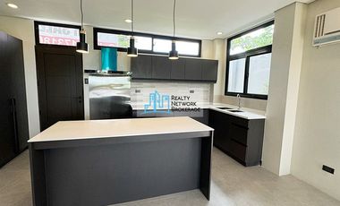 4 Bedroom House and Lot For Sale in Vista Grande