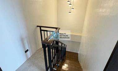 4 Bedroom House and Lot For Sale in Vista Grande