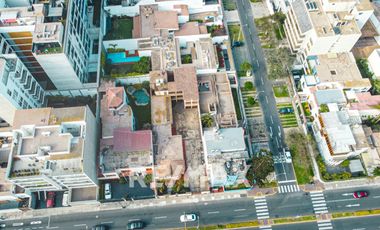 VENDO  CASA COMO TERRENO PREMIUM DE 680 M² CON ENORME POTENCIAL EN SAN ISIDRO
