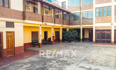 VENDO  CASA COMO TERRENO PREMIUM DE 680 M² CON ENORME POTENCIAL EN SAN ISIDRO