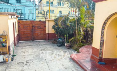 VENDO  CASA COMO TERRENO PREMIUM DE 680 M² CON ENORME POTENCIAL EN SAN ISIDRO