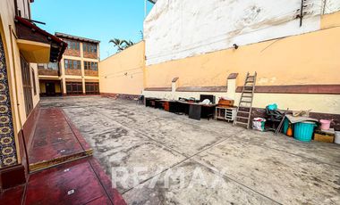 VENDO  CASA COMO TERRENO PREMIUM DE 680 M² CON ENORME POTENCIAL EN SAN ISIDRO