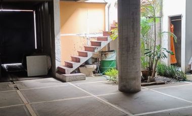 CASA EN VENTA, 3 DEPARTAMENTOS Y LOCAL COMERCIAL. IZTACALCO