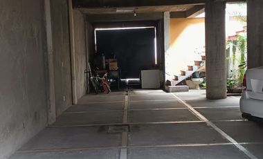 CASA EN VENTA, 3 DEPARTAMENTOS Y LOCAL COMERCIAL. IZTACALCO