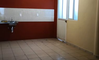 CASA EN VENTA, 3 DEPARTAMENTOS Y LOCAL COMERCIAL. IZTACALCO