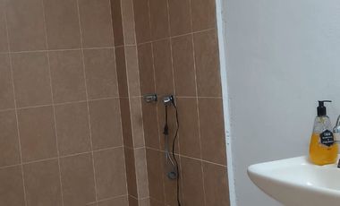 CASA EN VENTA, 3 DEPARTAMENTOS Y LOCAL COMERCIAL. IZTACALCO