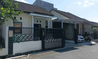 Dijual Rumah Cantik Di Perumahan Bagus Kharisma Residence Tarogong