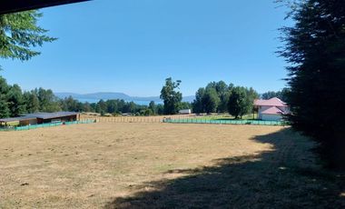 Pucón, hacia 2da. Faja, sector Molco en venta atractiva casa en parcela 5000m2