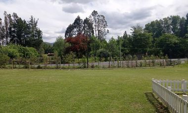 Pucón, hacia 2da. Faja, sector Molco en venta atractiva casa en parcela 5000m2