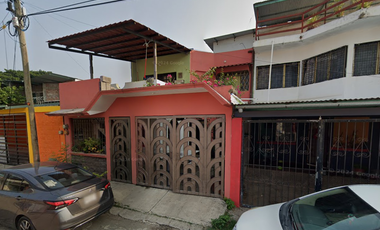 CASA EN VENTA  ** CON RECURSOS PROPIOS  ** FRACC. LOS NARANJOS , TAPACHULA, CHIAPAS.  3 RECAMARAS, 2 BAÑOS, 1 ESTACIONAMIENTO.