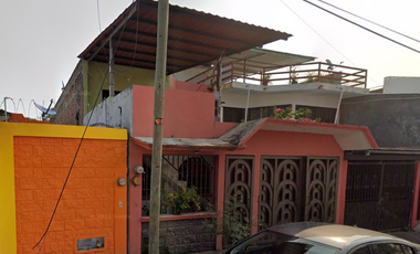 CASA EN VENTA  ** CON RECURSOS PROPIOS  ** FRACC. LOS NARANJOS , TAPACHULA, CHIAPAS.  3 RECAMARAS, 2 BAÑOS, 1 ESTACIONAMIENTO.
