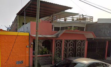 CASA EN VENTA  ** CON RECURSOS PROPIOS  ** FRACC. LOS NARANJOS , TAPACHULA, CHIAPAS.  3 RECAMARAS, 2 BAÑOS, 1 ESTACIONAMIENTO.