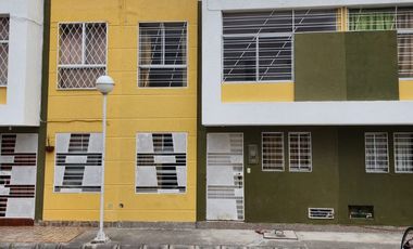 Venta de casa en la Mitad del Mundo, San Antonio de Pichincha, Conjuto Alborada 1.
