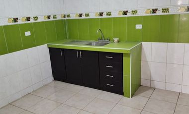 Venta de casa en la Mitad del Mundo, San Antonio de Pichincha, Conjuto Alborada 1.