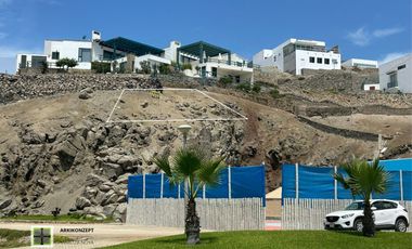 Terreno en Primera Fila con Vista Panorámica al Mar – Playa Honda Cerro Azul - 200 m2