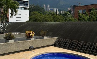VENDO APARTAMENTO EN LA LOMAS EL POBLADO 225 MTS