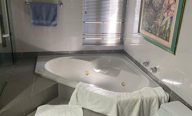VENDO APARTAMENTO EN LA LOMAS EL POBLADO 225 MTS