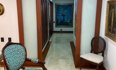 VENDO APARTAMENTO EN LA LOMAS EL POBLADO 225 MTS