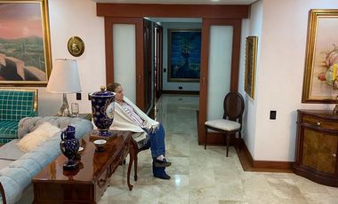 VENDO APARTAMENTO EN LA LOMAS EL POBLADO 225 MTS